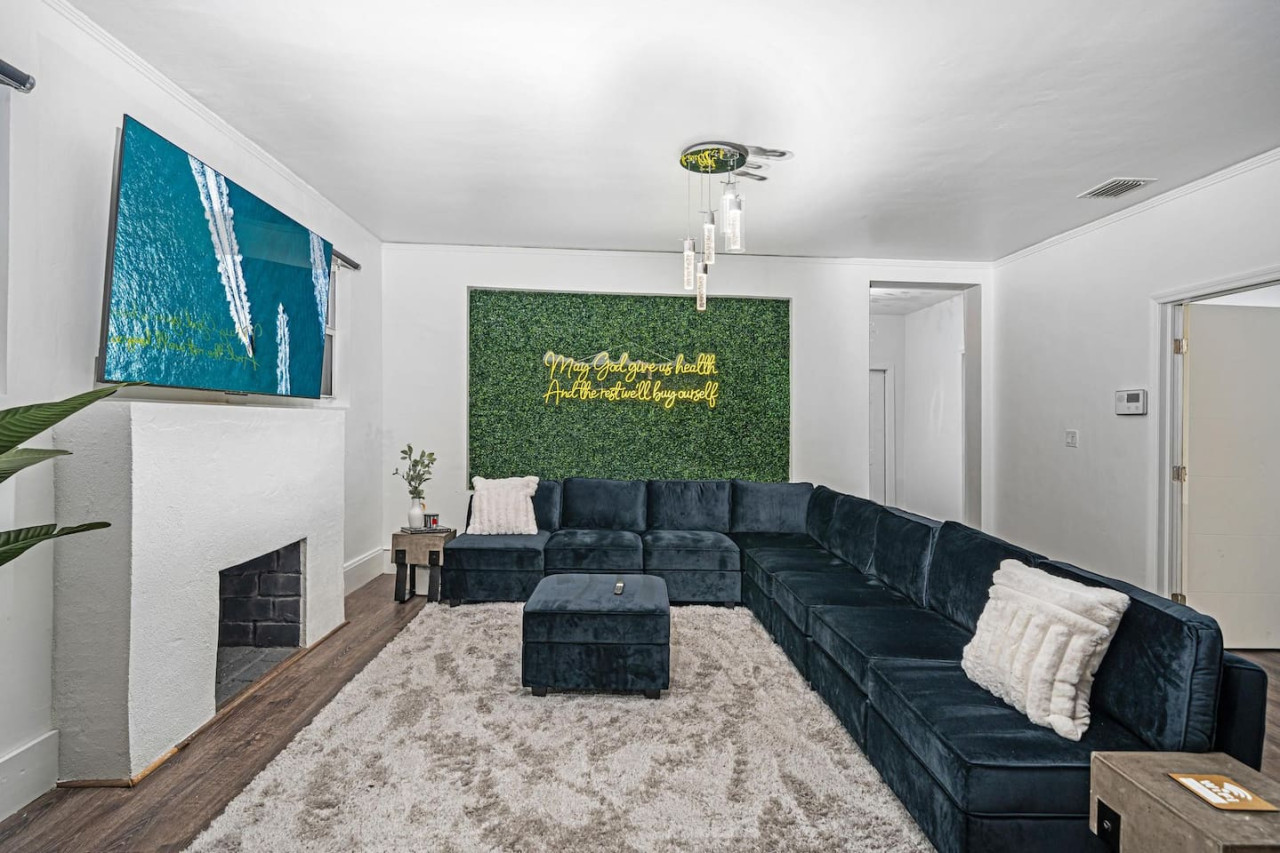 16 Azul LEG 1 DV: 6BR 3BA 16PPL