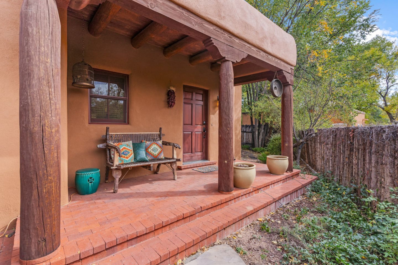 Tierra Luz Adobe - Santa Fe, NM