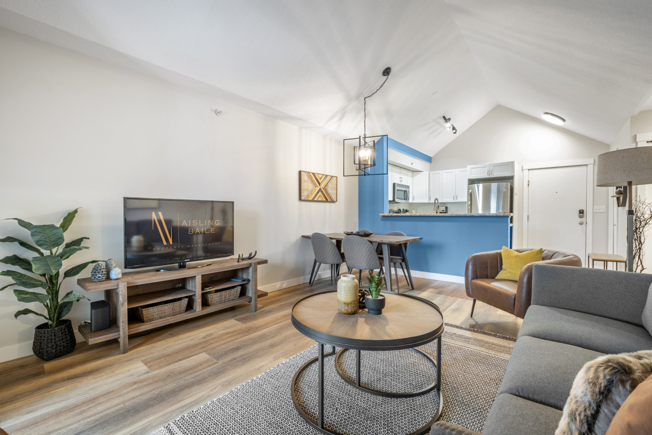 Tranquil Oasis With Mountain Views And Seasonal Pool - Stylish Retreat - Invermere