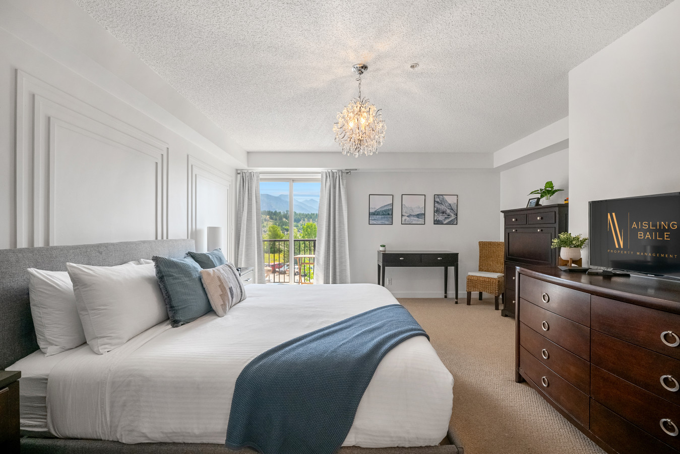 Breathtaking Lake Views And Luxurious Amenities - Exquisite Mountain Retreat - Invermere