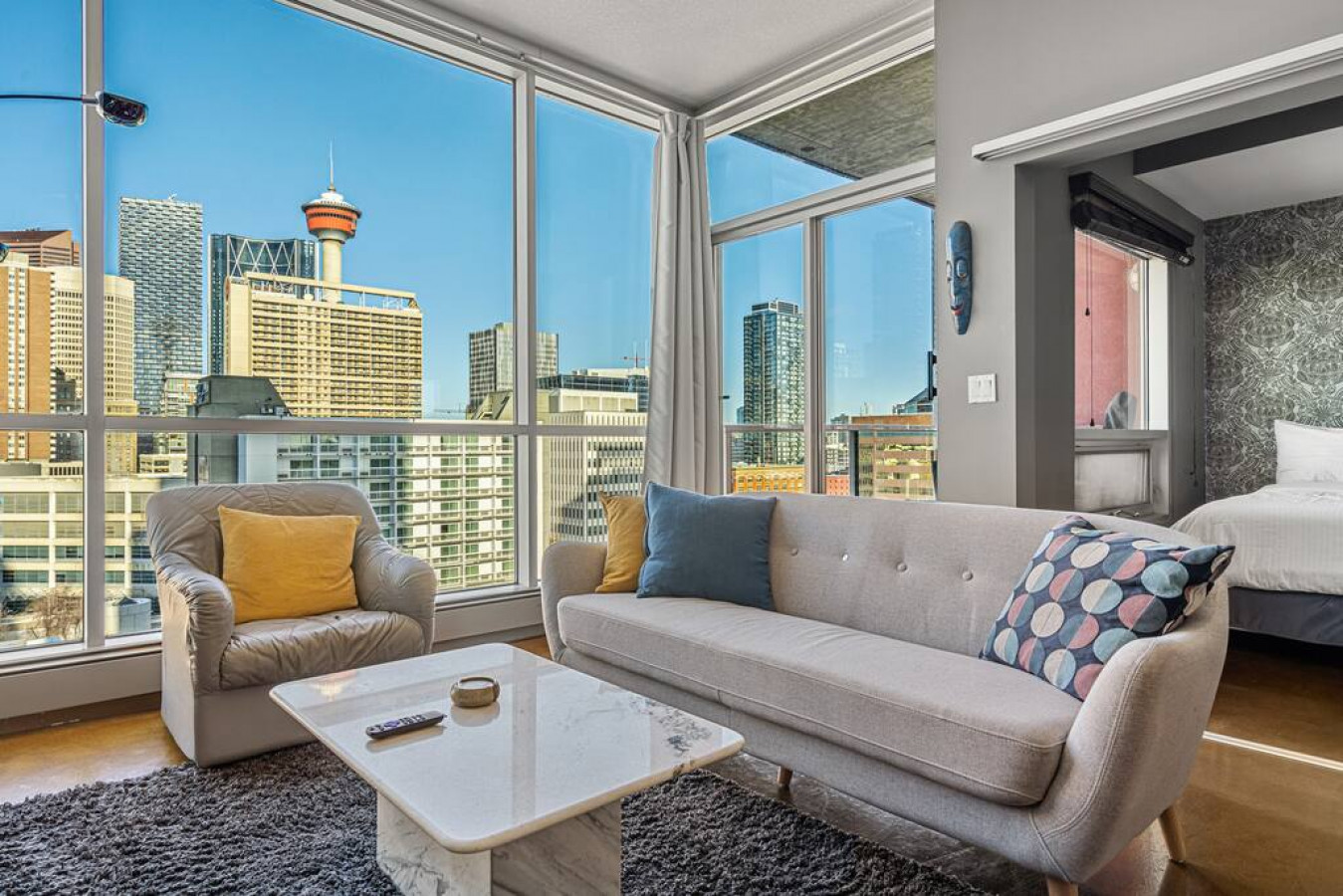 City Views And Modern Comforts - Stunning Urban Retreat - Canada