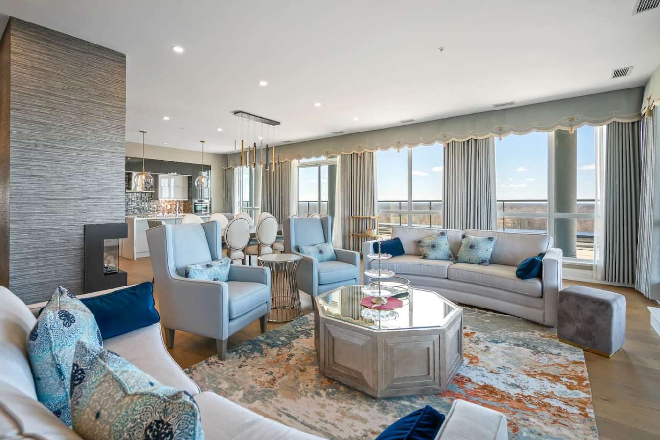 Stunning Fairway Views And Expansive Balcony - Exquisite Penthouse Retreat - Niagara Falls