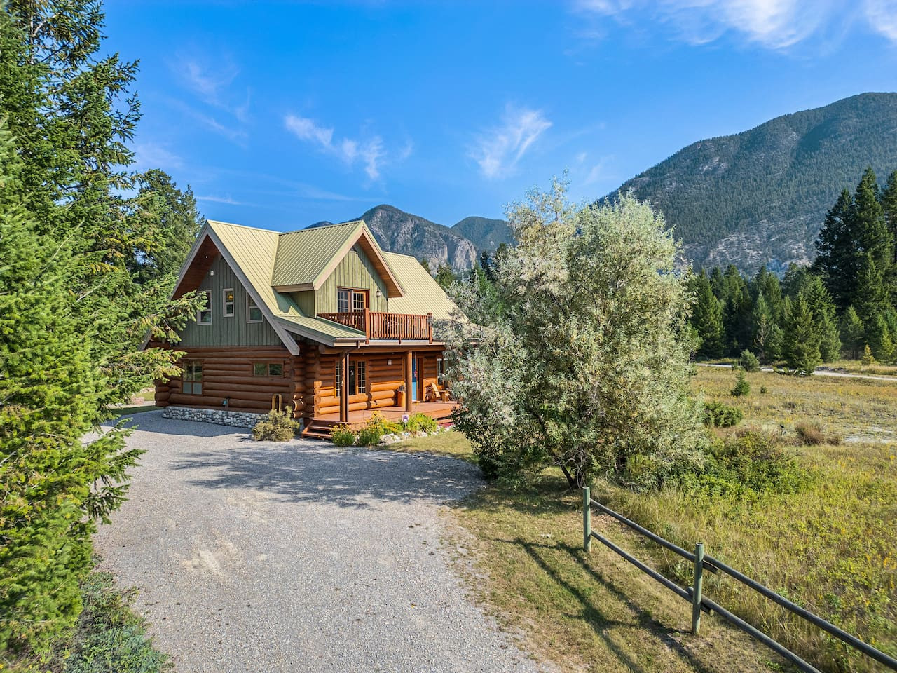 Mountain Views And Hot Tub Oasis - Cozy Log Cabin Retreat - Banff National Park