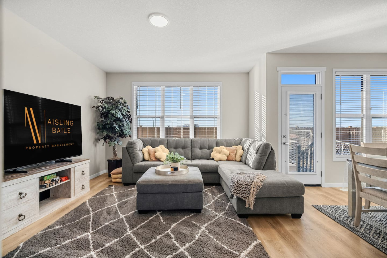 Zephyr | Rangeview | Garage | Office | Pets Ok - Calgary