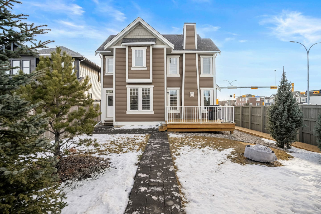 The Dynasty | 3200 Sqft | 2 Full Suites | Fire Pit - Kanada