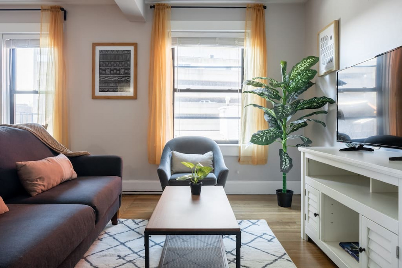 Charming Escape In Theater District - Cozy Furnished Haven - Boston