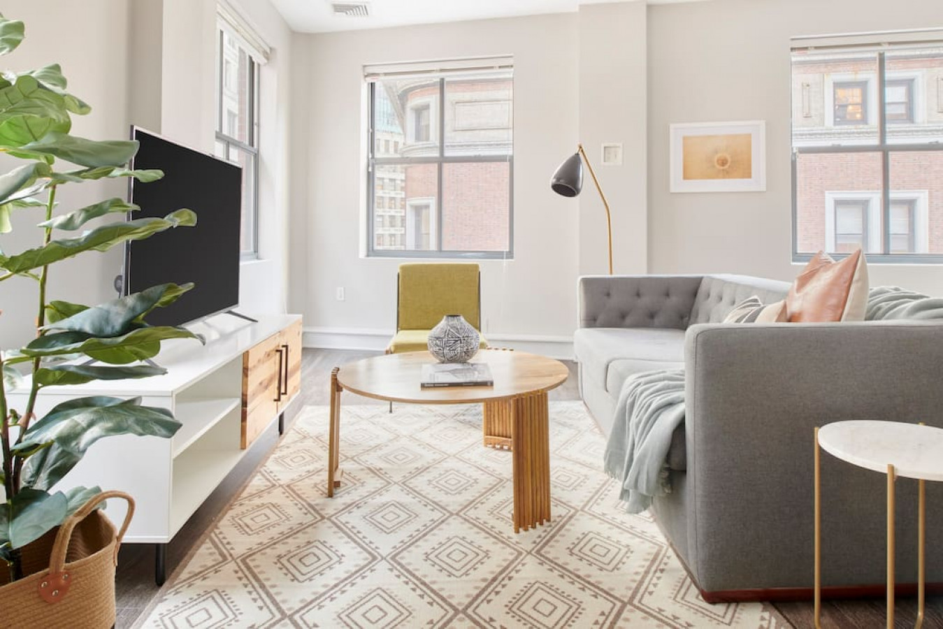Keyless Entry And Smart Lock System - Cozy Urban Retreat - Boston, MA