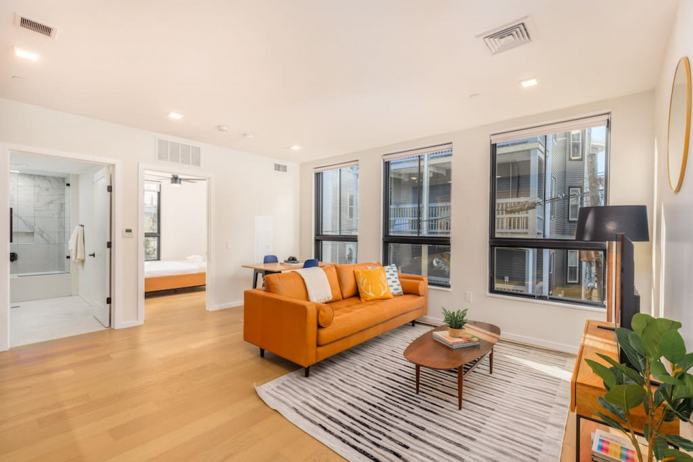 Charming Apartment With Roof Deck And Common Space - Delightful Retreat - Boston, MA