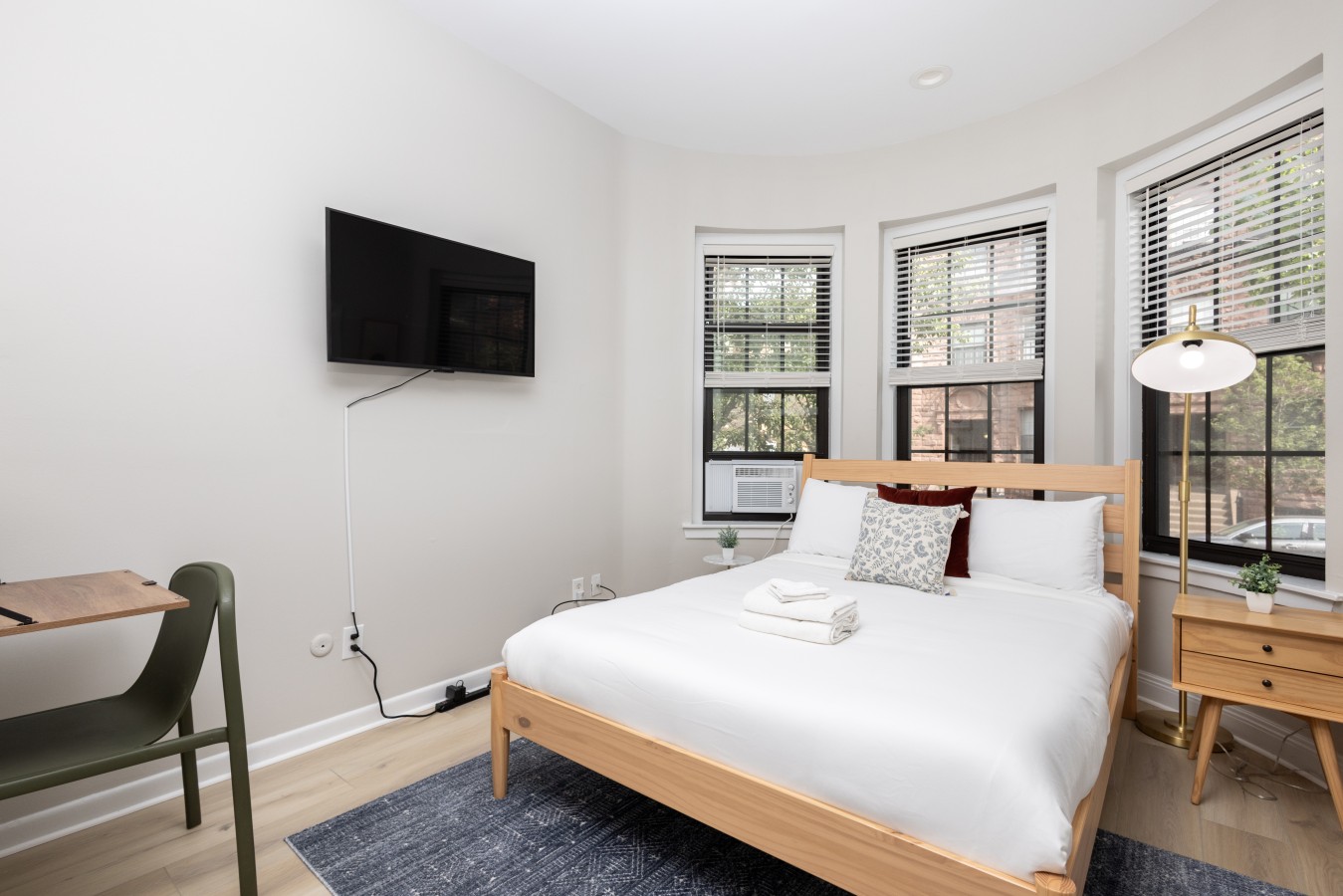 Charming Historic Studio With Modern Comforts - Tranquil Urban Retreat - Massachusetts