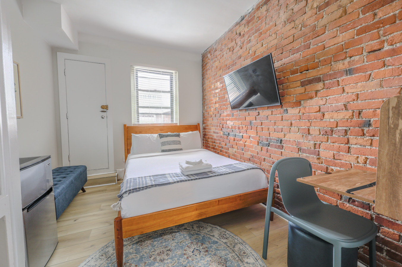 Charming Urban Retreat With Full Amenities - Delightful Haven - Boston, MA
