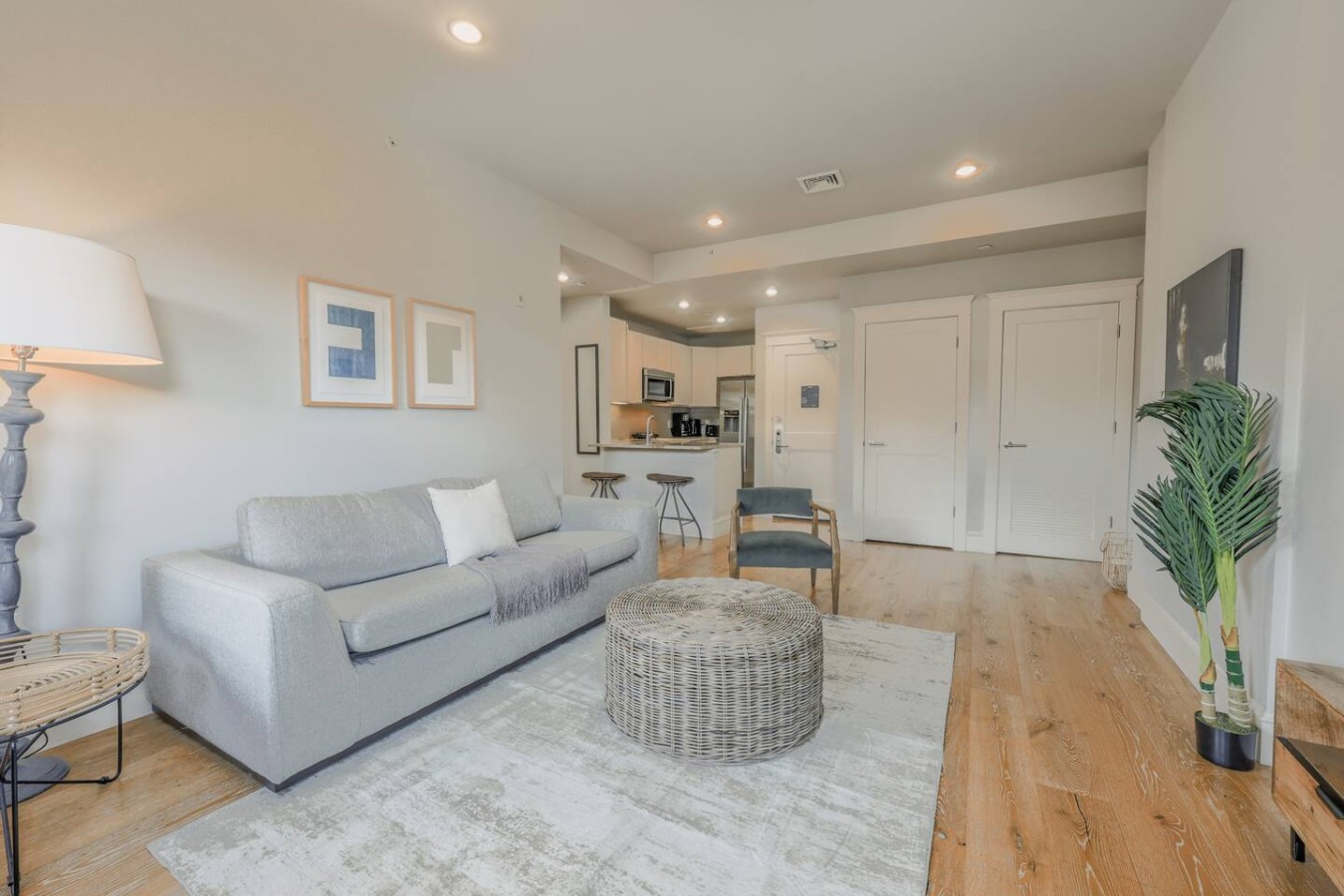Prime Location | Newbury Street 1br - Boston, MA