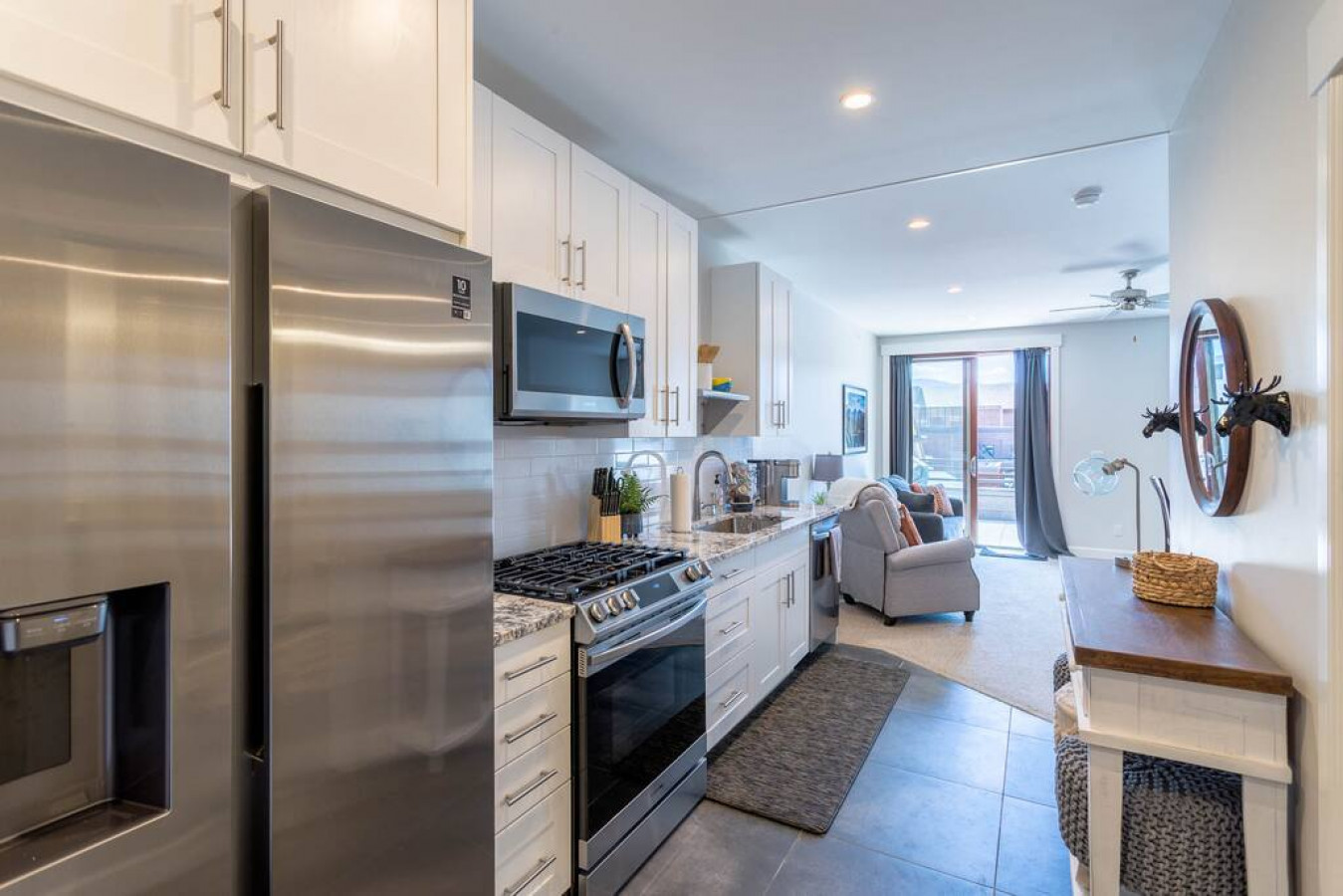 Mountain Views And Cozy Amenities - Charming Modern Escape - Grand Lake, CO