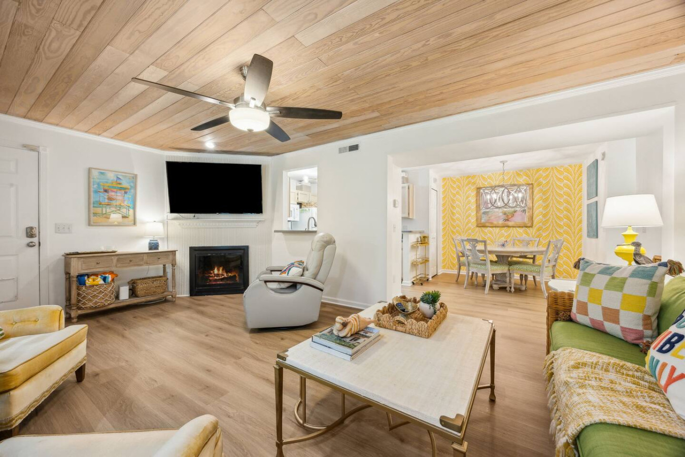 New Listing: 2/2 Blocks from Beach, Near Mayo