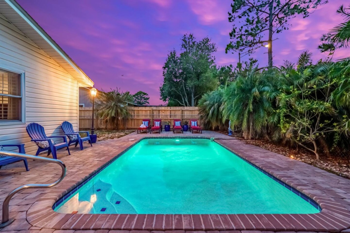 Comfy Mayo Retreat, Heated Pool, Fully Fenced Yard & Close to Beach