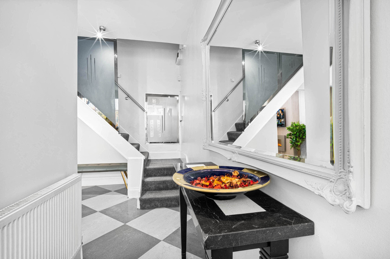 Stylish Edgbaston 4 Bedroom Townhouse - Terrace - Parking in 578 Pershore Rd, Birmingham B29 7EN, UK - Property image 17 - VivreStays