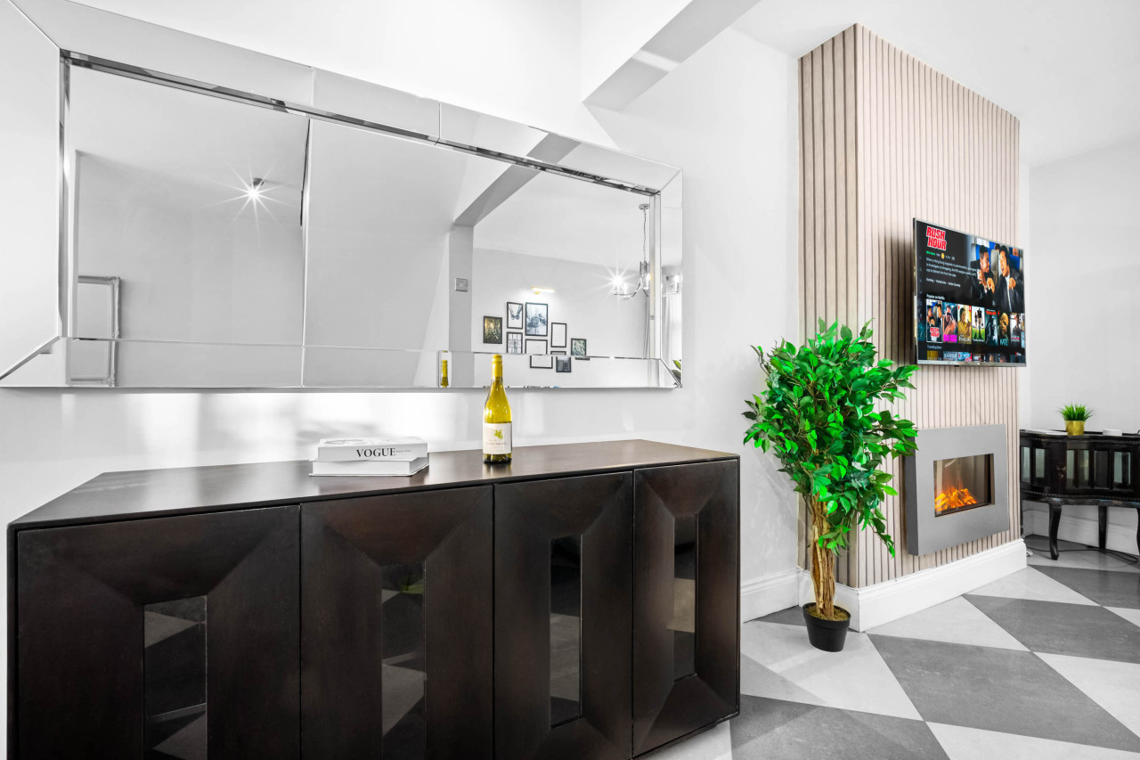 Stylish Edgbaston 4 Bedroom Townhouse - Terrace - Parking in 578 Pershore Rd, Birmingham B29 7EN, UK - Property image 19 - VivreStays
