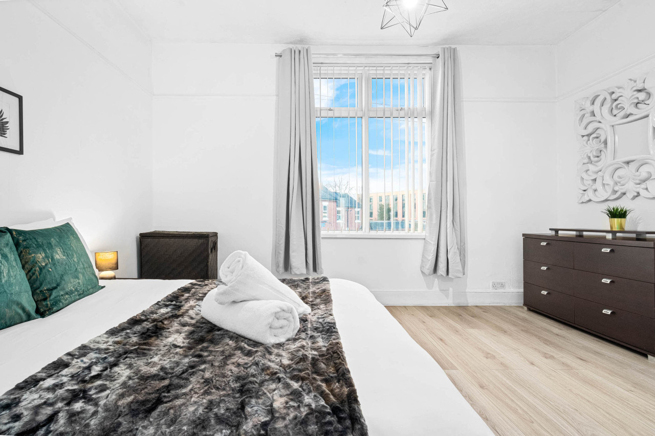 Stylish Edgbaston 4 Bedroom Townhouse - Terrace - Parking in 578 Pershore Rd, Birmingham B29 7EN, UK - Property image 26 - VivreStays