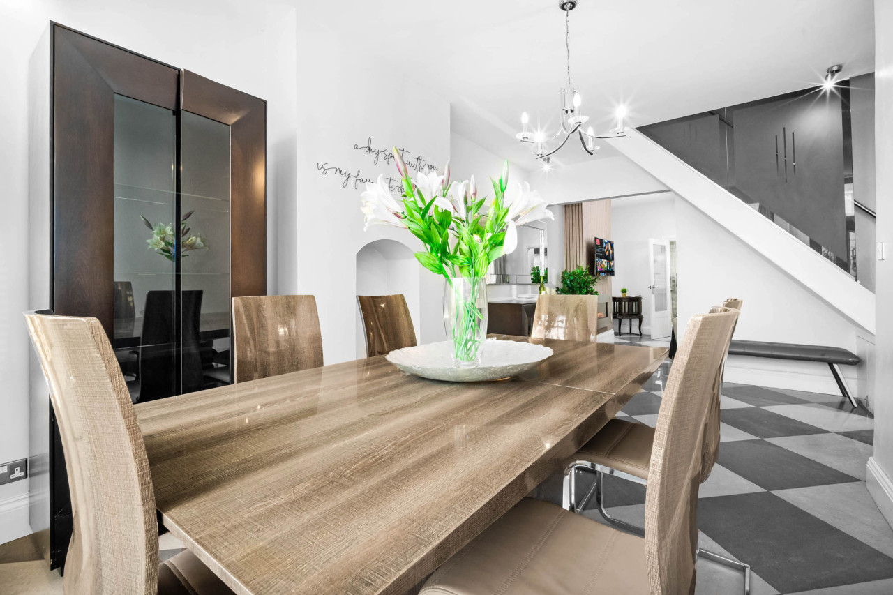 Stylish Edgbaston 4 Bedroom Townhouse - Terrace - Parking in 578 Pershore Rd, Birmingham B29 7EN, UK - Property image 18 - VivreStays