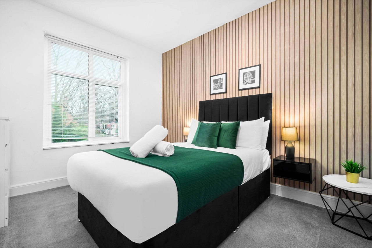 Stylish Edgbaston 4 Bedroom Townhouse - Terrace - Parking in 578 Pershore Rd, Birmingham B29 7EN, UK - Property image 7 - VivreStays