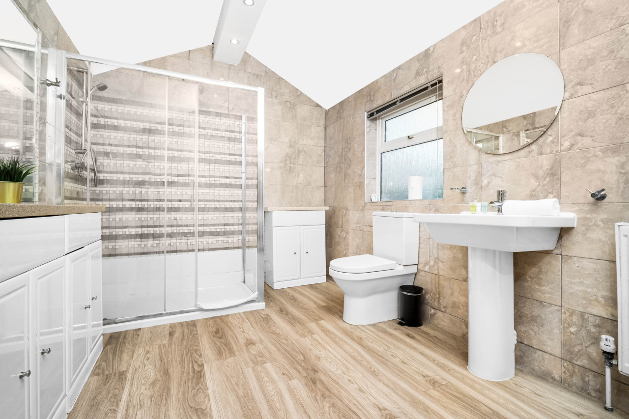 Stylish Edgbaston 4 Bedroom Townhouse - Terrace - Parking in 578 Pershore Rd, Birmingham B29 7EN, UK - Property image 28 - VivreStays
