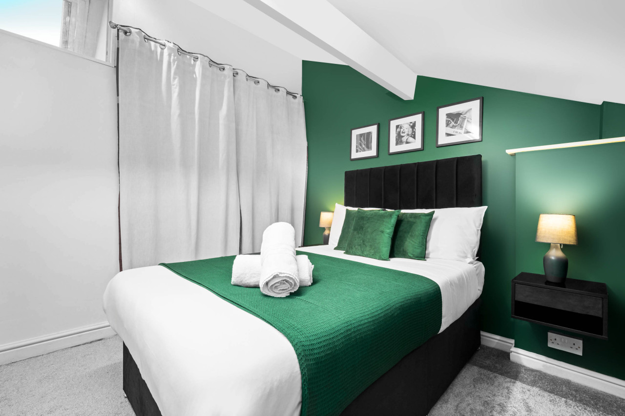 Stylish Edgbaston 4 Bedroom Townhouse - Terrace - Parking in 578 Pershore Rd, Birmingham B29 7EN, UK - Property image 27 - VivreStays