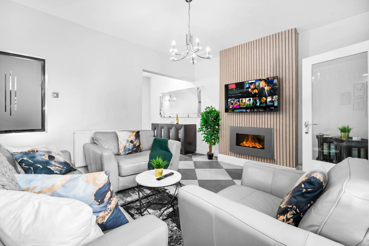 Stylish Edgbaston 4 Bedroom Townhouse - Terrace - Parking in 578 Pershore Rd, Birmingham B29 7EN, UK - Property image 11 - VivreStays