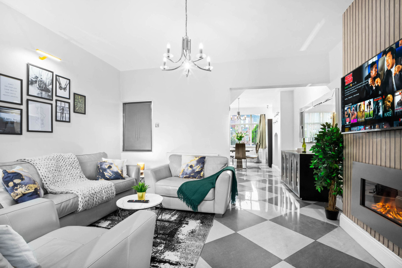 Stylish Edgbaston 4 Bedroom Townhouse - Terrace - Parking in 578 Pershore Rd, Birmingham B29 7EN, UK - Property image 14 - VivreStays