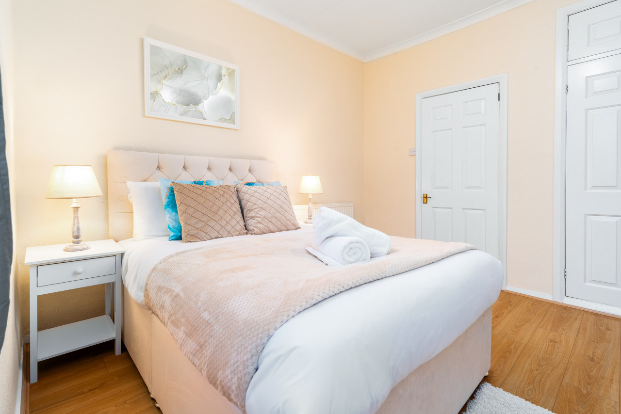 Stylish Three Bedroom House - Harborne - Parking - Garden in 122 Gordon Rd, Harborne, Birmingham B17 9EY, UK - Property image 7 - VivreStays