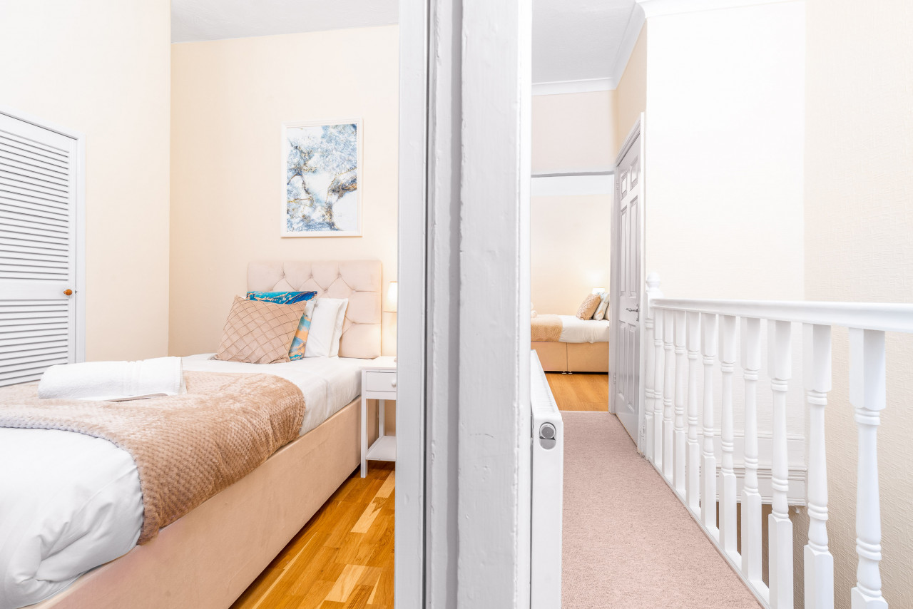 Stylish Three Bedroom House - Harborne - Parking - Garden in 122 Gordon Rd, Harborne, Birmingham B17 9EY, UK - Property image 26 - VivreStays