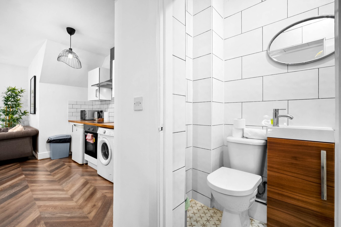 Stylish Apartment - Wolverhampton Centre in 40 Princess Alley, Wolverhampton WV1 1HB, UK - Property image 10 - VivreStays