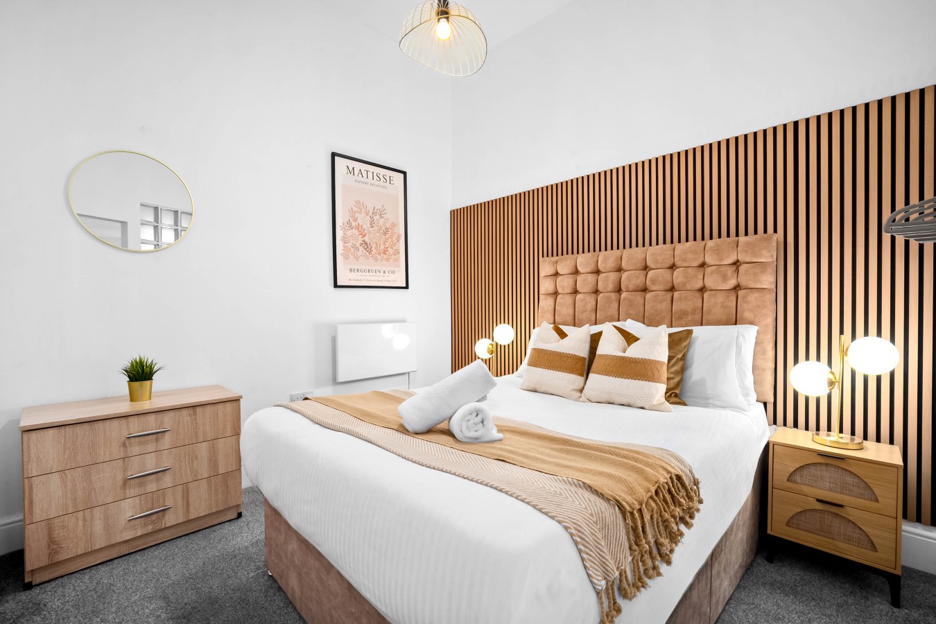 Stylish Apartment - Wolverhampton Centre in 40 Princess Alley, Wolverhampton WV1 1HB, UK - Property image 2 - VivreStays