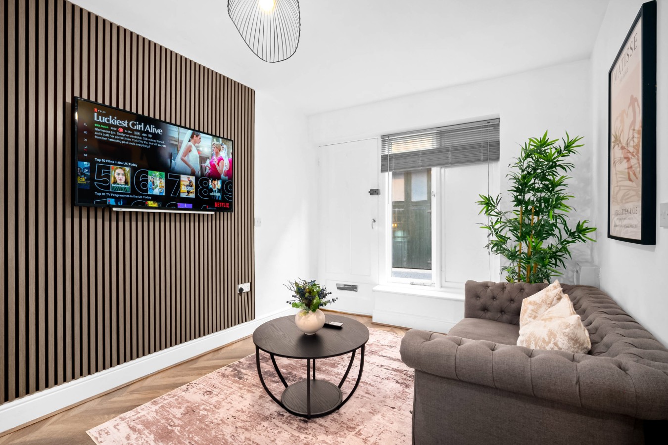 Stylish Apartment - Wolverhampton Centre serviced apartment - Birmingham - VivreStays