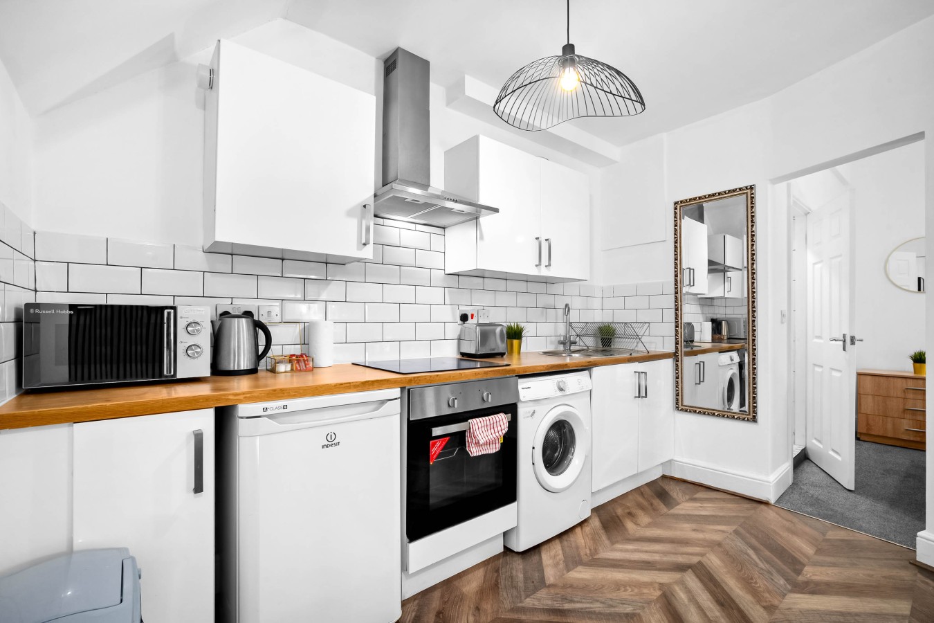 Stylish Apartment - Wolverhampton Centre in 40 Princess Alley, Wolverhampton WV1 1HB, UK - Property image 13 - VivreStays