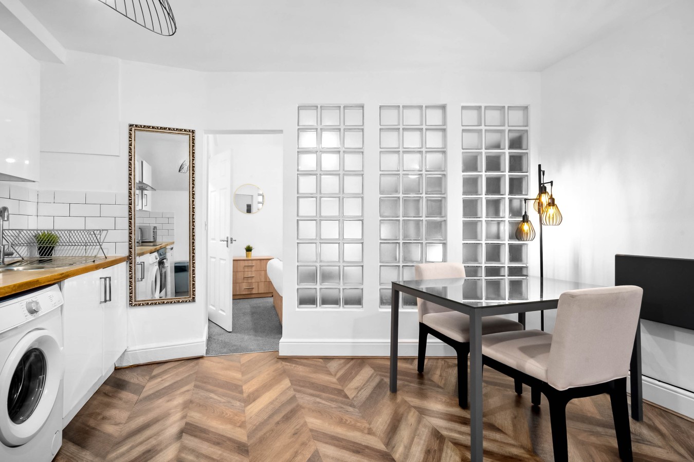 Stylish Apartment - Wolverhampton Centre in 40 Princess Alley, Wolverhampton WV1 1HB, UK - Property image 8 - VivreStays