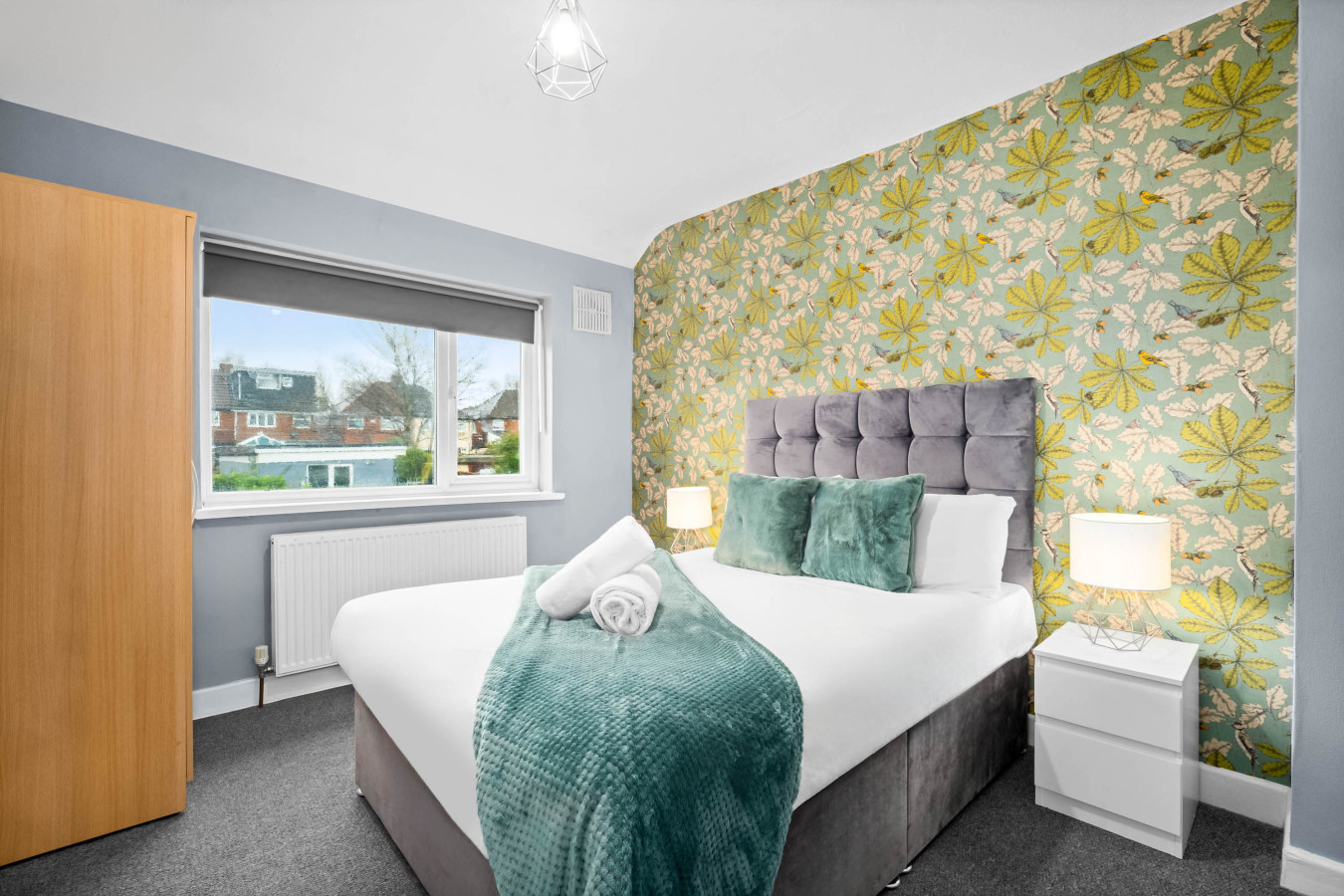 Semi-Detached Three Bed House - Garden - Parking - Great Barr in 121 Jayshaw Ave, Birmingham B43 5RX, UK - Property image 5 - VivreStays
