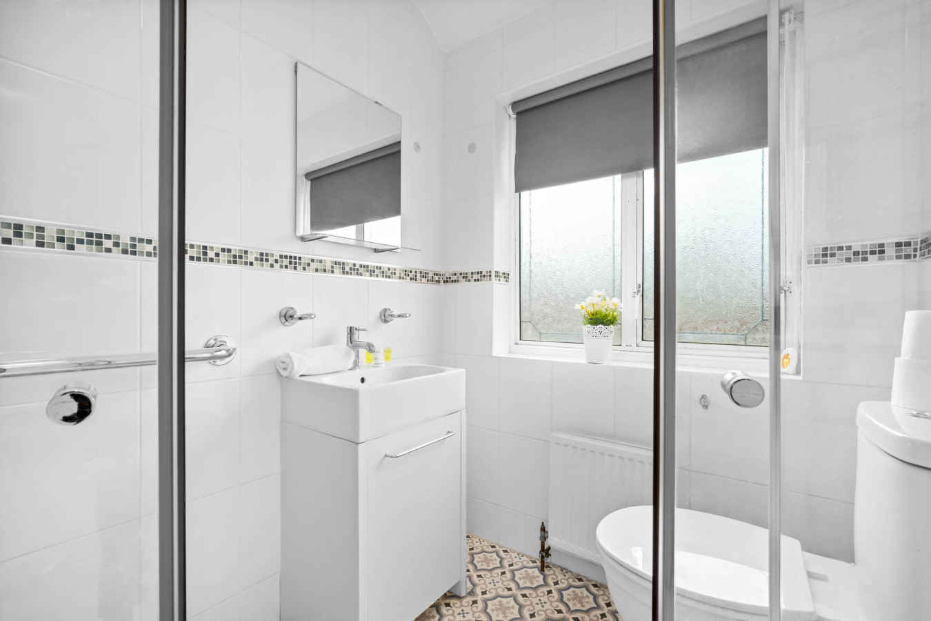 Semi-Detached Three Bed House - Garden - Parking - Great Barr in 121 Jayshaw Ave, Birmingham B43 5RX, UK - Property image 19 - VivreStays