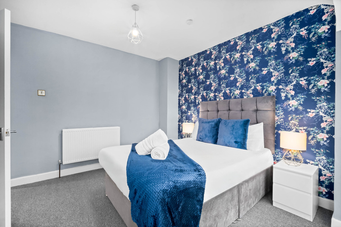 Semi-Detached Three Bed House - Garden - Parking - Great Barr in 121 Jayshaw Ave, Birmingham B43 5RX, UK - Property image 8 - VivreStays