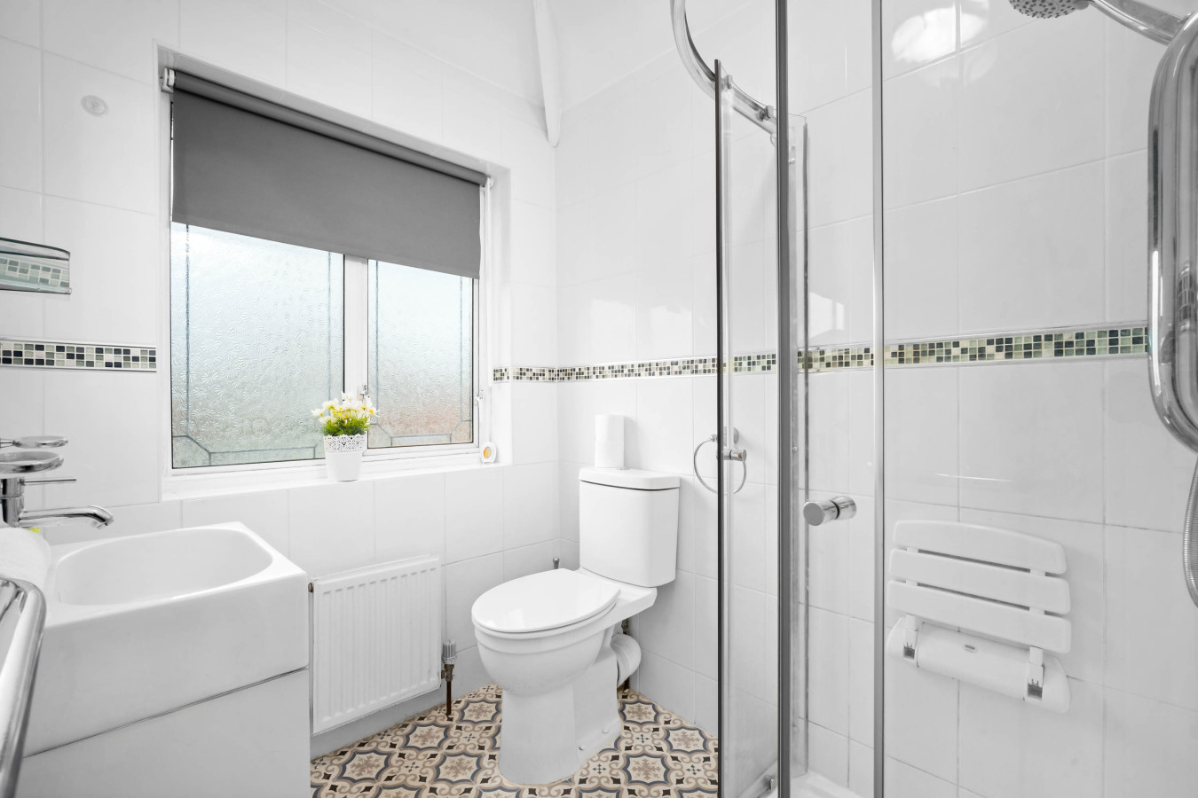 Semi-Detached Three Bed House - Garden - Parking - Great Barr in 121 Jayshaw Ave, Birmingham B43 5RX, UK - Property image 9 - VivreStays