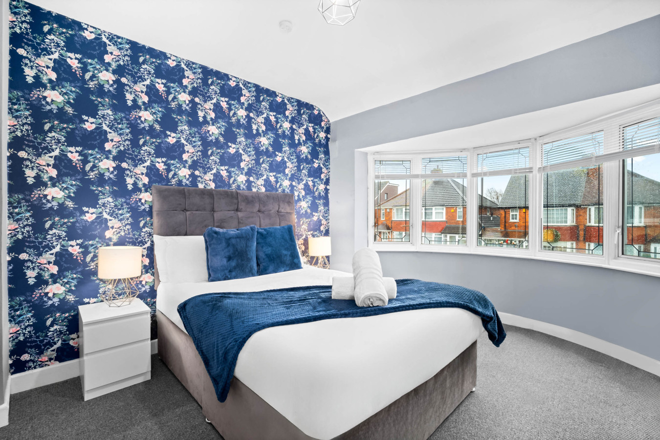 Semi-Detached Three Bed House - Garden - Parking - Great Barr in 121 Jayshaw Ave, Birmingham B43 5RX, UK - Property image 2 - VivreStays