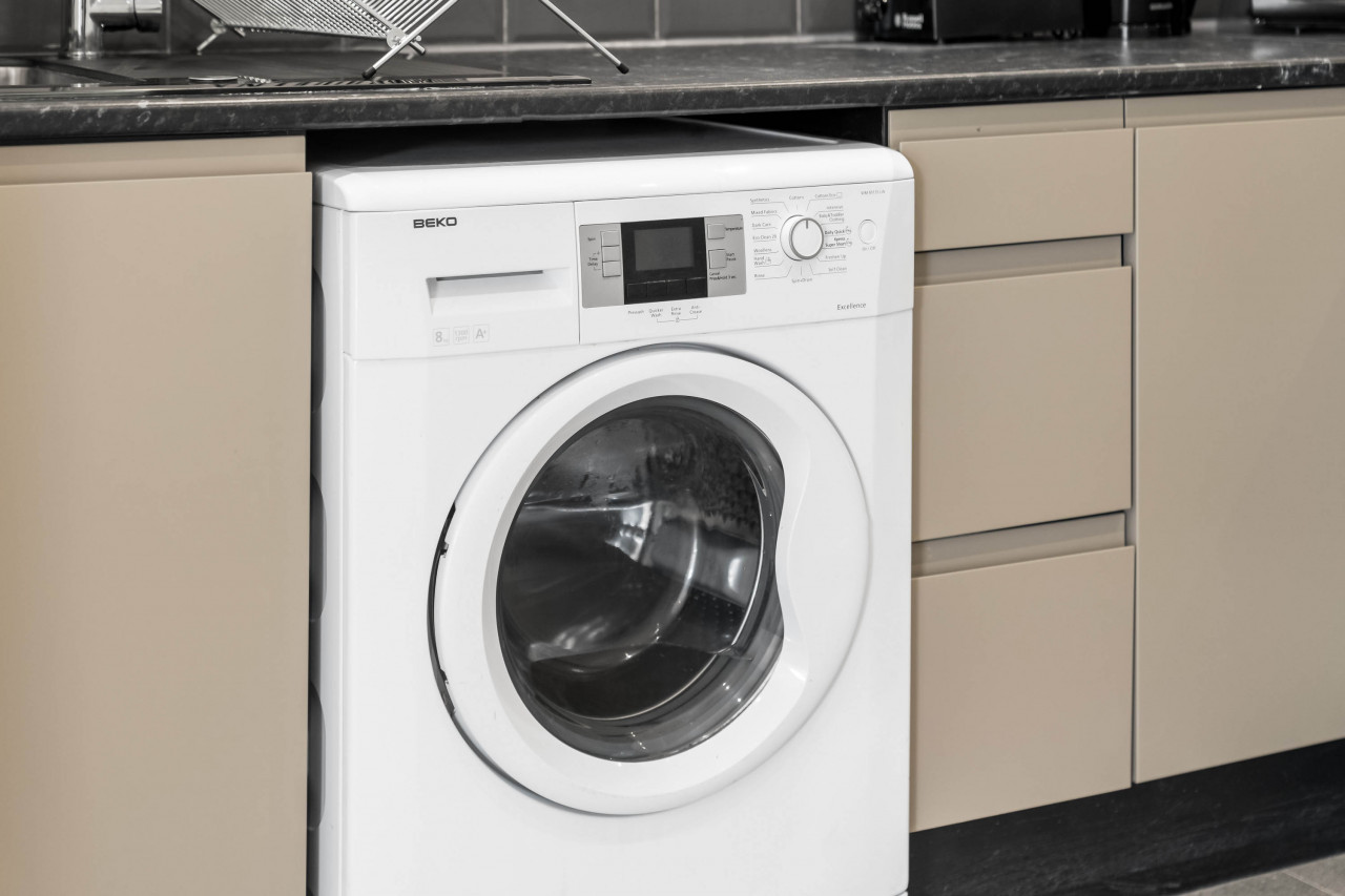 Modern Apartment - On Street Parking - Rowley Regis in Gorsty Hill Rd, Rowley Regis B65 0EY, UK - Property image 22 - VivreStays