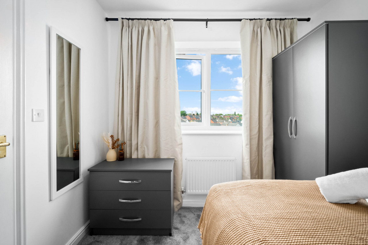 Stylish 2 Bedroom Apartment - Parking - Smart TV - WIFI in 39 Maynard Rd, Birmingham B16 0PW, UK - Property image 23 - VivreStays