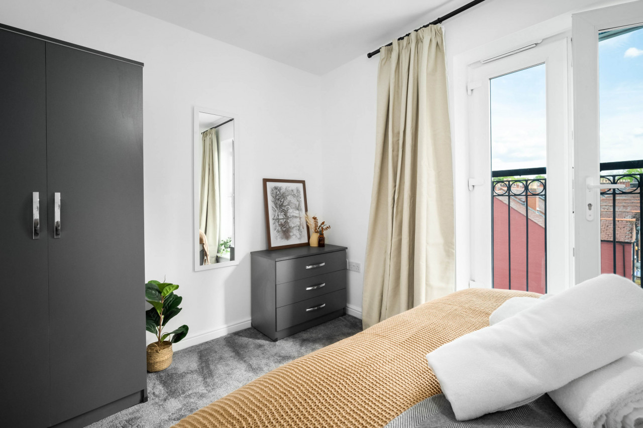 Stylish 2 Bedroom Apartment - Parking - Smart TV - WIFI in 39 Maynard Rd, Birmingham B16 0PW, UK - Property image 30 - VivreStays