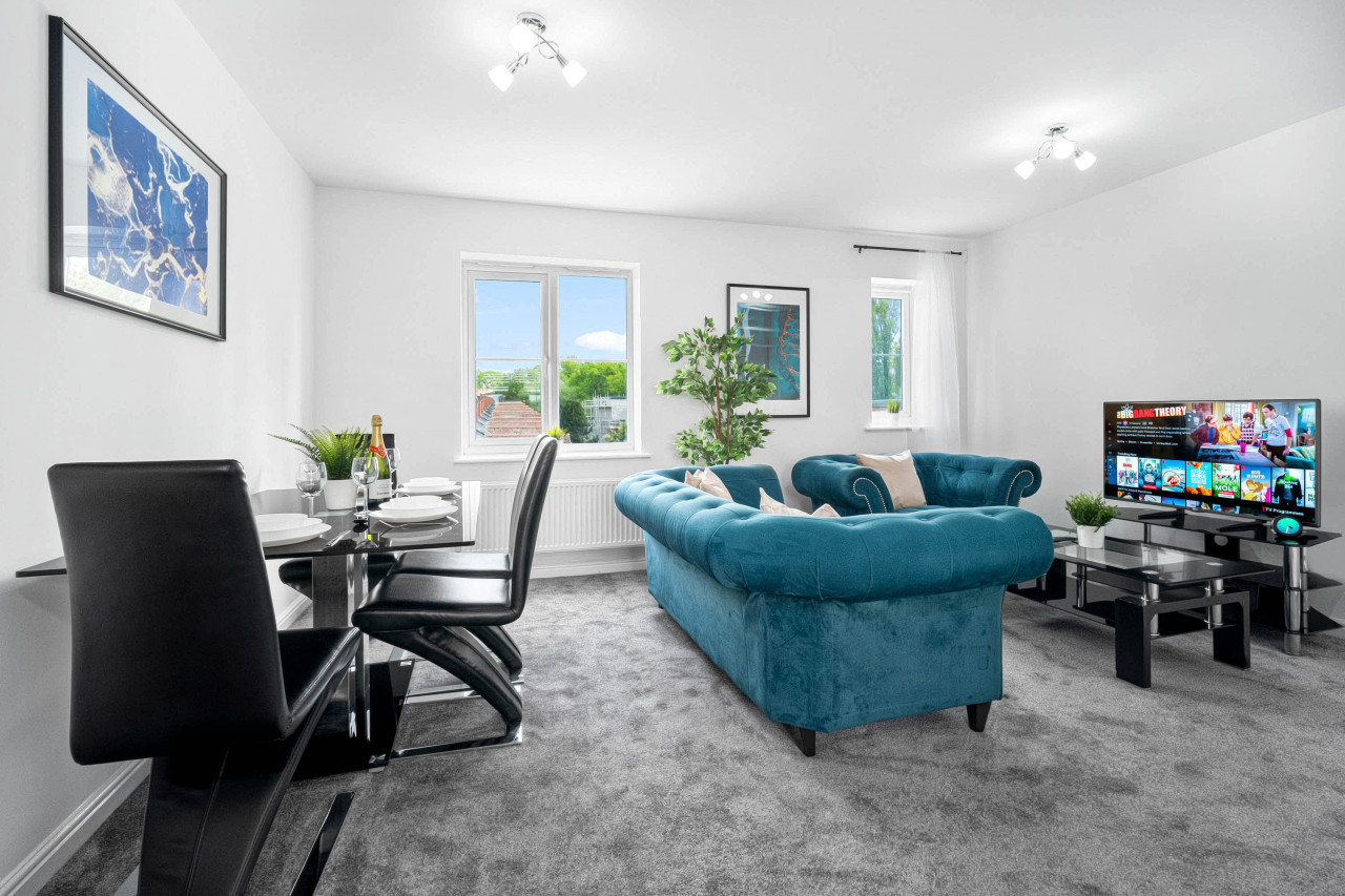 Stylish 2 Bedroom Apartment - Parking - Smart TV - WIFI in 39 Maynard Rd, Birmingham B16 0PW, UK - Property image 22 - VivreStays