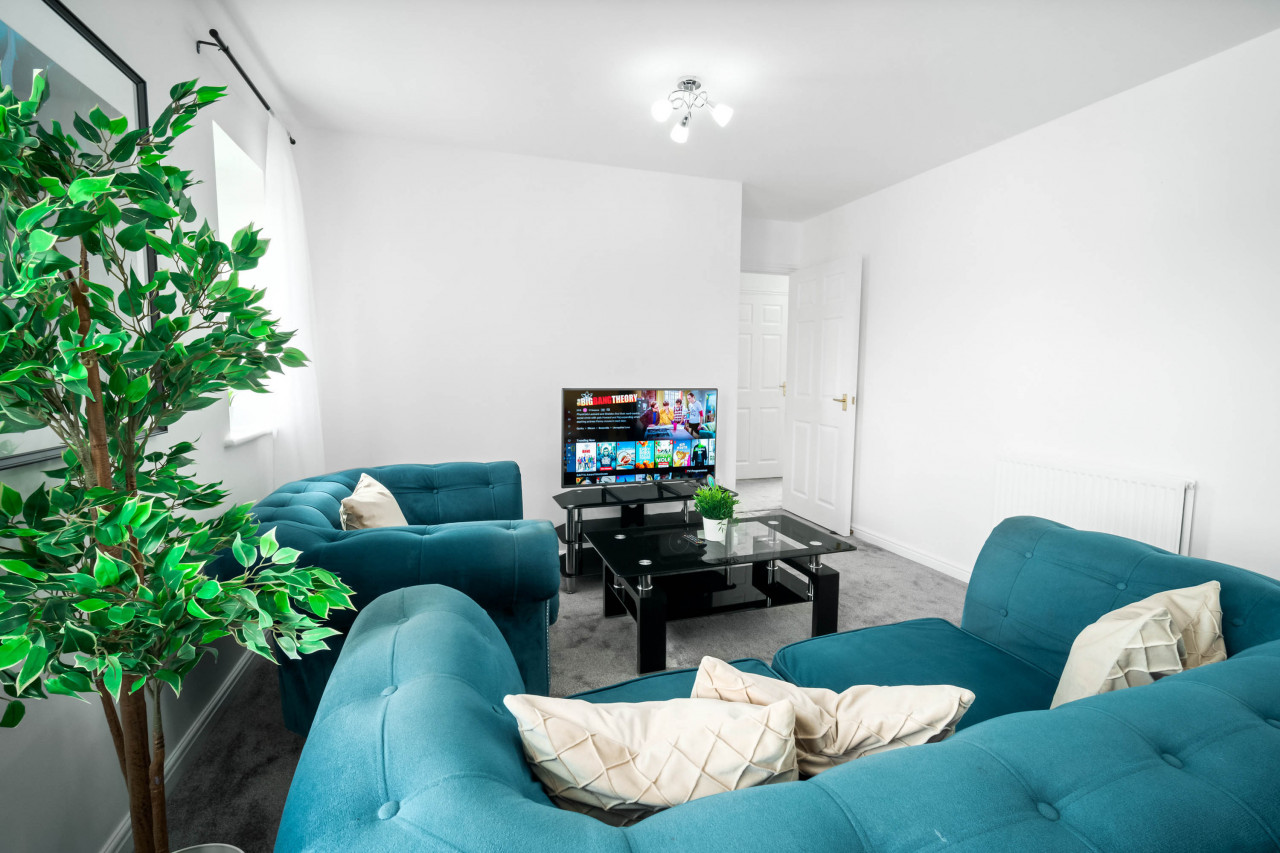 Stylish 2 Bedroom Apartment - Parking - Smart TV - WIFI in 39 Maynard Rd, Birmingham B16 0PW, UK - Property image 10 - VivreStays