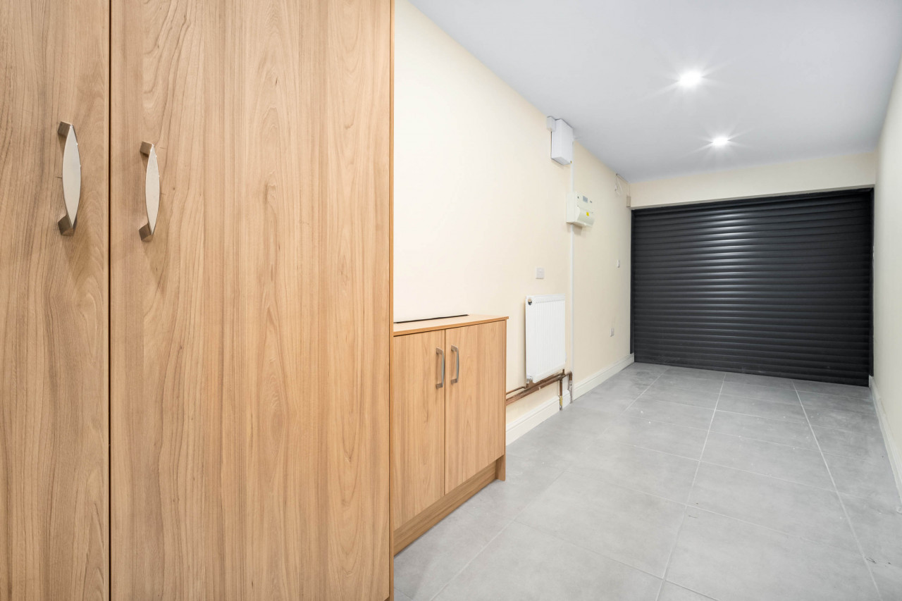 Modern 4 Bedroom House - Garden - Parking in 6 Court Oak Grove, Harborne, Birmingham B32 2HR,UK - Property image 52 - VivreStays