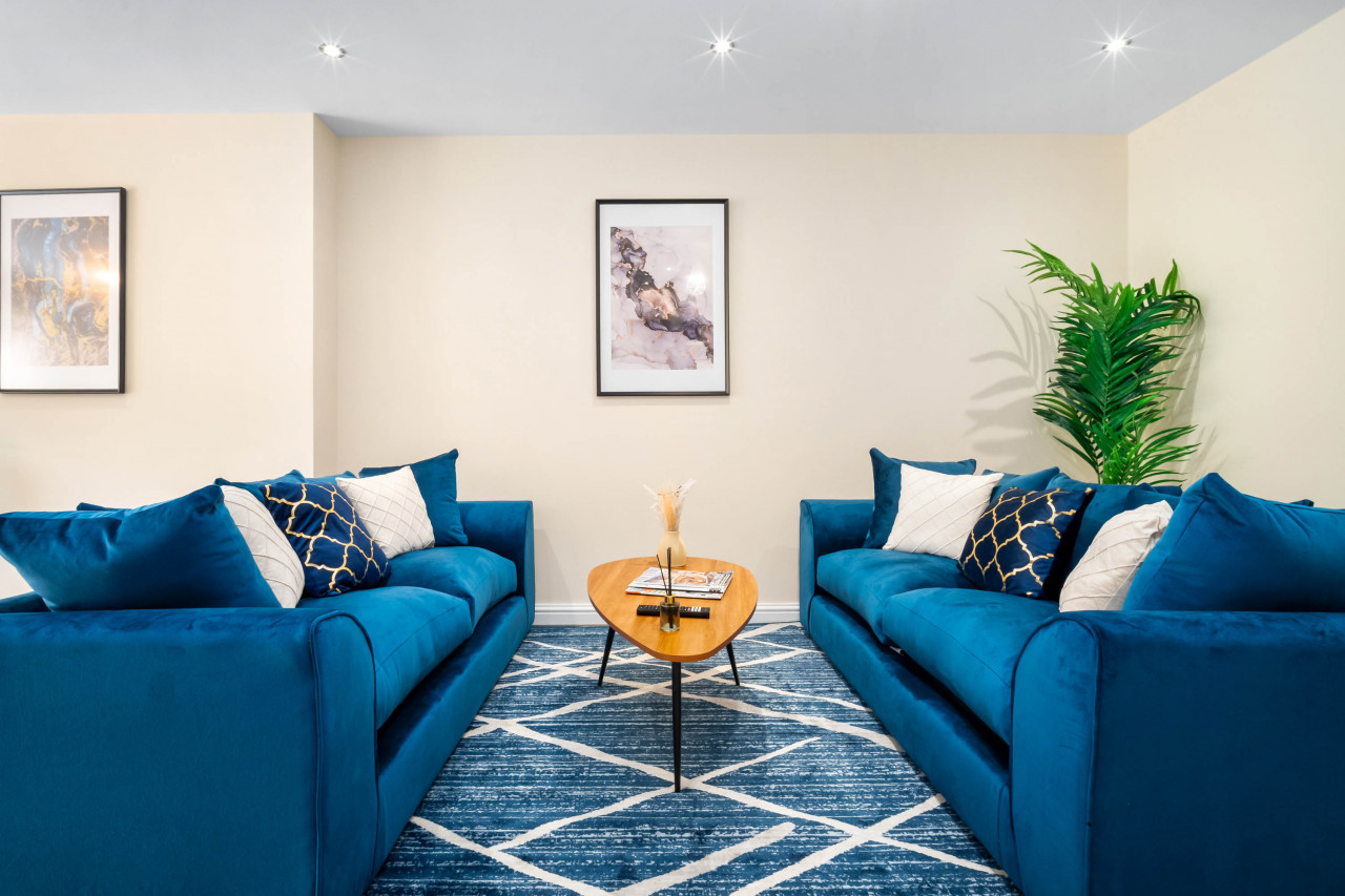 Modern 4 Bedroom House - Garden - Parking in 6 Court Oak Grove, Harborne, Birmingham B32 2HR,UK - Property image 19 - VivreStays