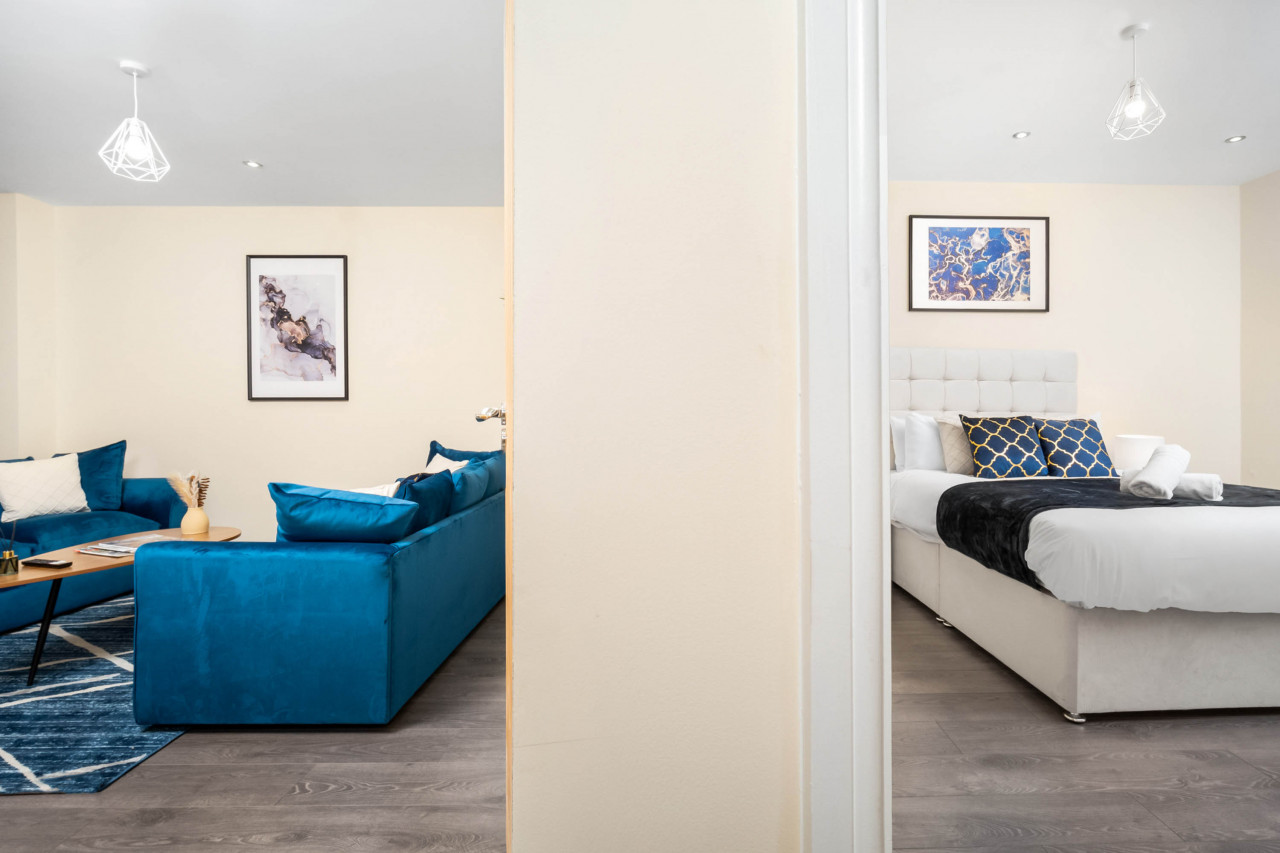 Modern 4 Bedroom House - Garden - Parking in 6 Court Oak Grove, Harborne, Birmingham B32 2HR,UK - Property image 32 - VivreStays