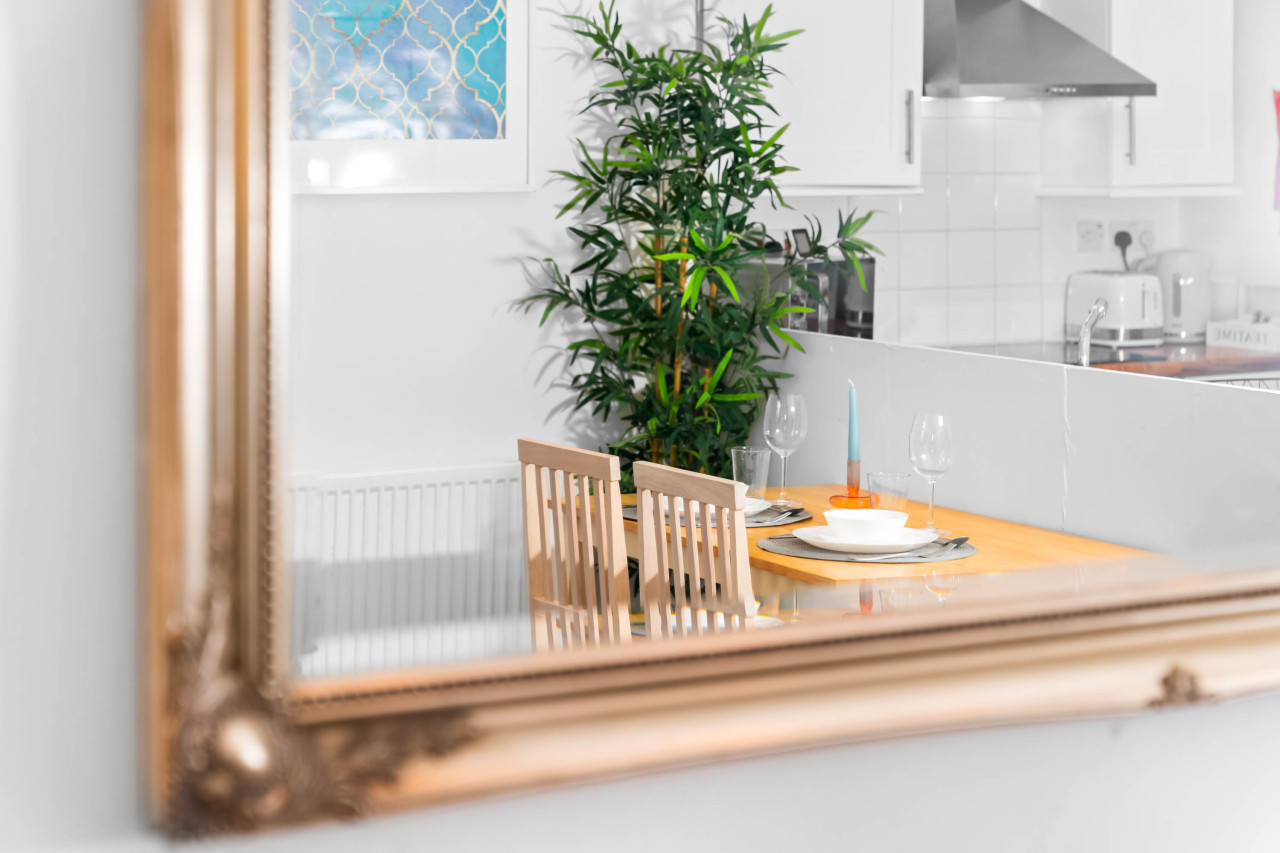 Modern Apartment - Parking - Fast WiFi - Wolverhampton in 7A Park Cres, Wolverhampton WV1 4PY, UK - Property image 20 - VivreStays