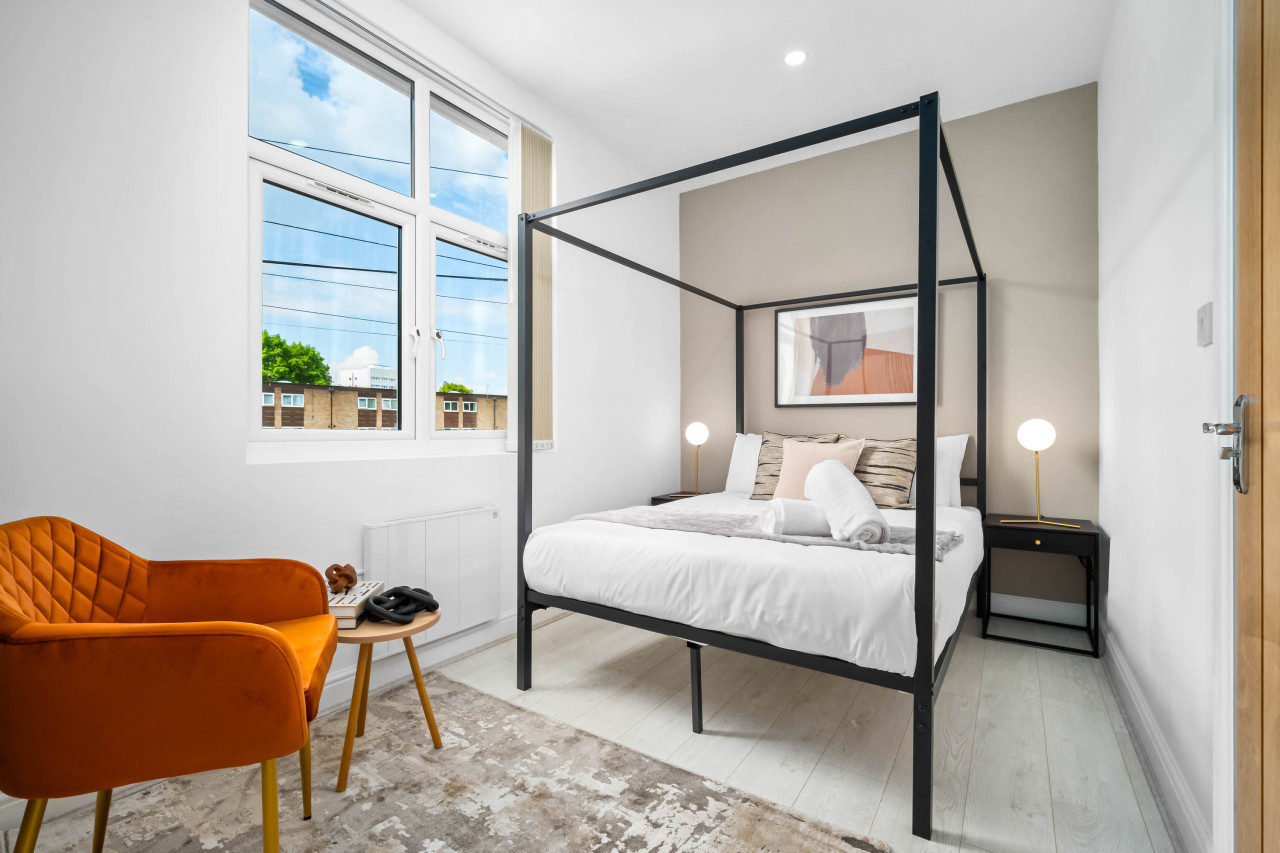 Stylish Apartment - WiFi - Smart TV in 203 Monument Rd, Birmingham B16 8UU, UK - Property image 2 - VivreStays