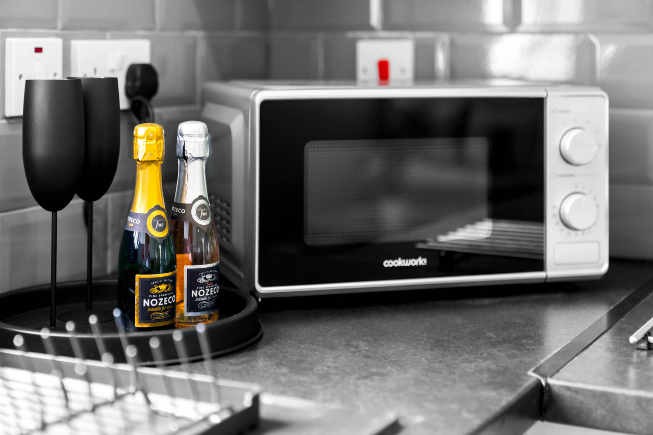 Stylish Apartment - WiFi - Smart TV in 203 Monument Rd, Birmingham B16 8UU, UK - Property image 30 - VivreStays
